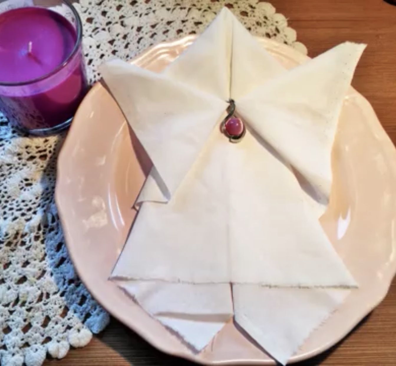 10-gorgeous-napkin-folds