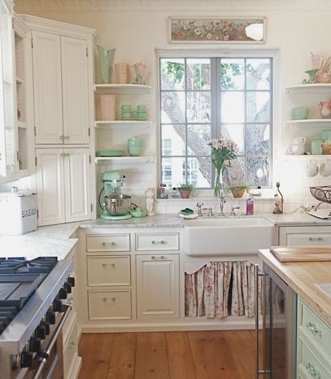 15 Fabulous Shabby-Chic Kitchens