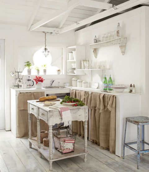 15 Fabulous Shabby-Chic Kitchens