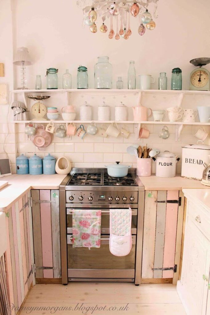 15 Fabulous Shabby-Chic Kitchens