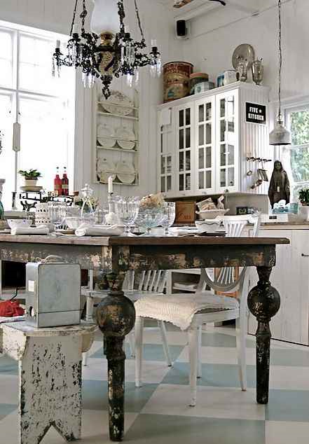 15 Fabulous Shabby-Chic Kitchens